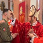 BP JÓZEF GUZDEK UDZIELIŁ SAKRAMENTU BIERZMOWANIA MŁODZIEŻY I DOROSŁYM NASZEJ PARAFII